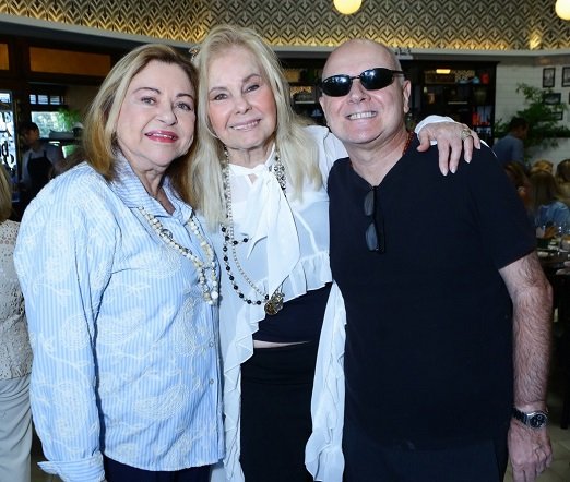 Bernadete Simonelli, Regina Bogossian e Chico Vartulli