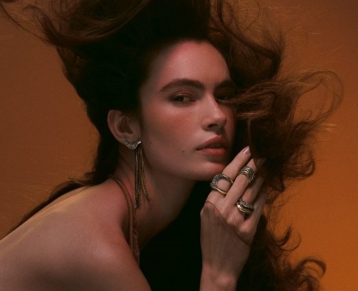 Modelo da Hector Albertazzi